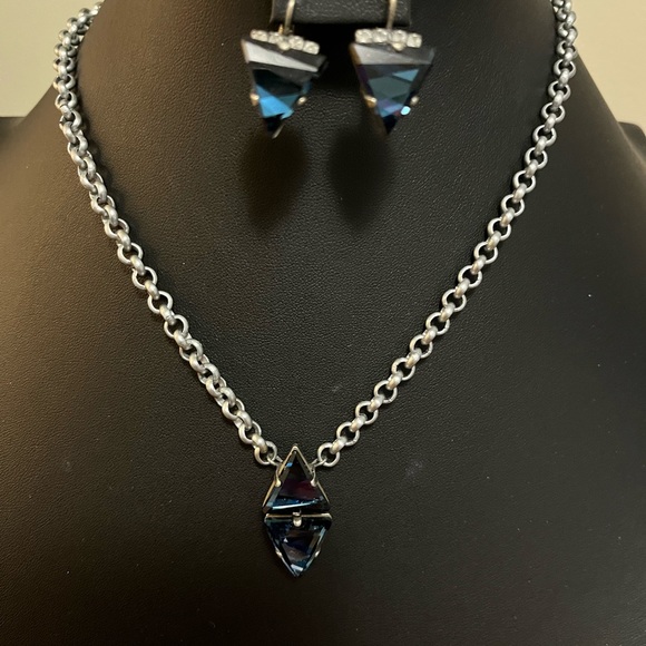 Sabika Organic Necklace and Drop Earrings. W/20 - Picture 5 of 5